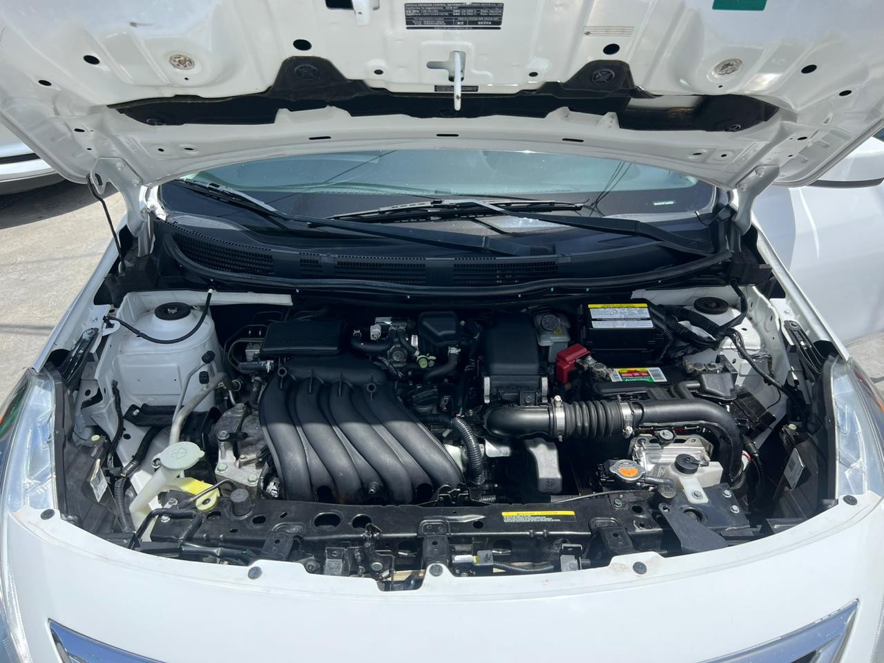 carros - Nissan Versa SV 2018 1