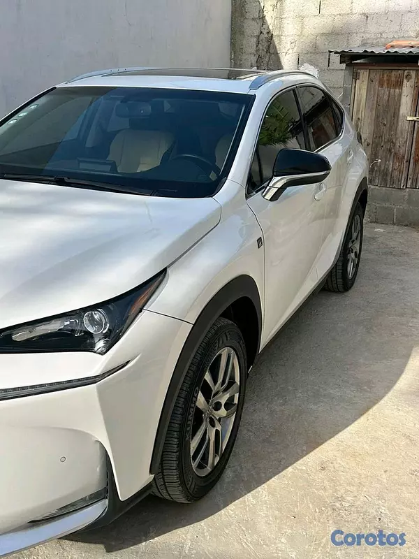 jeepetas y camionetas - LEXUS NX200T 2016 3