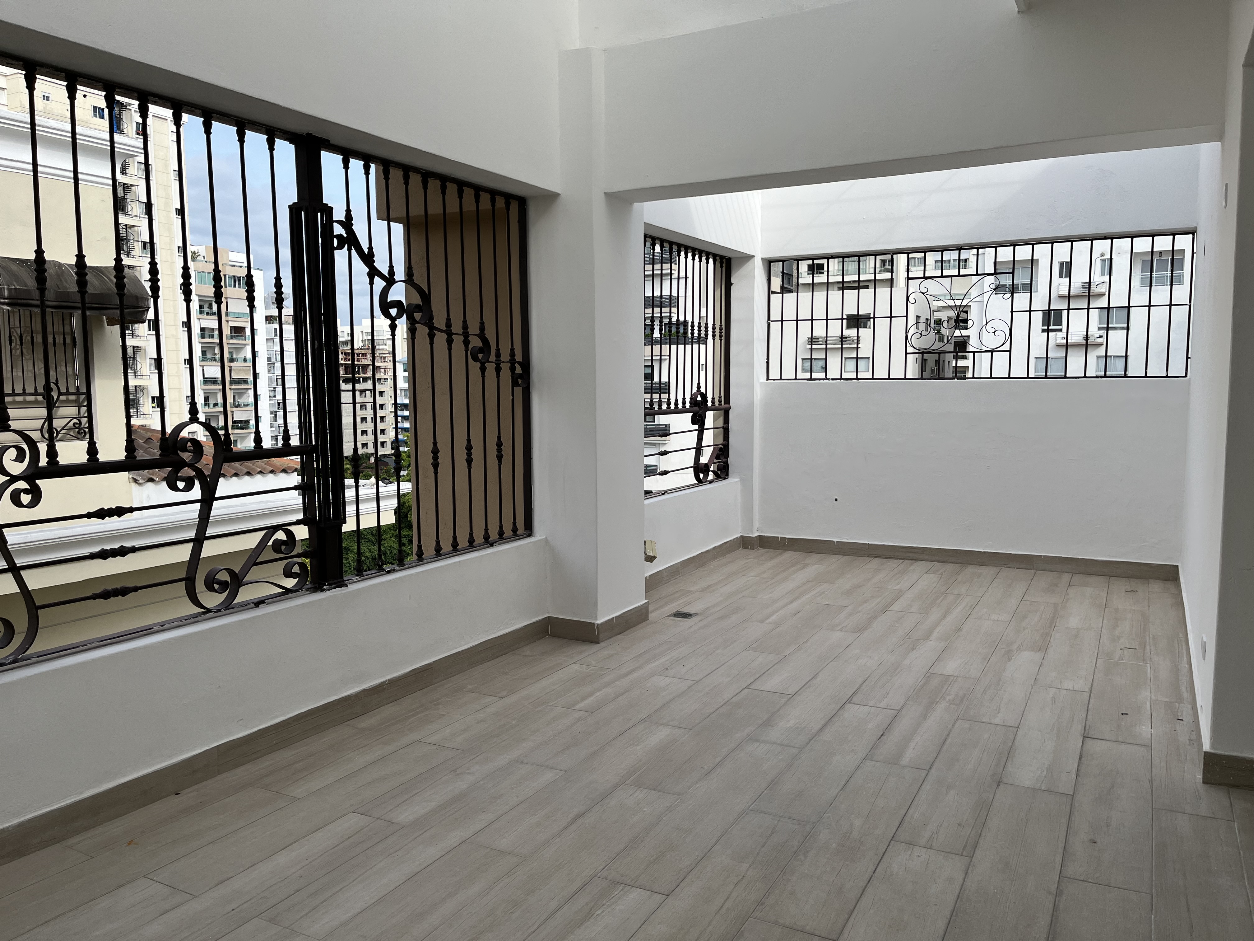apartamentos - Apartamento Alquiler Piantini CUATRO Habitaciones  9