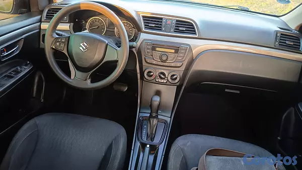 carros - SUZUKI Ciaz Swift  8