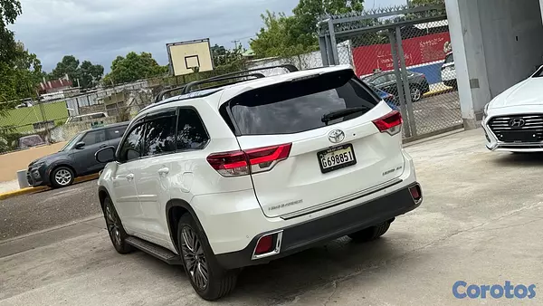jeepetas y camionetas - 2019 Toyota Highlander Limited Platinum 4