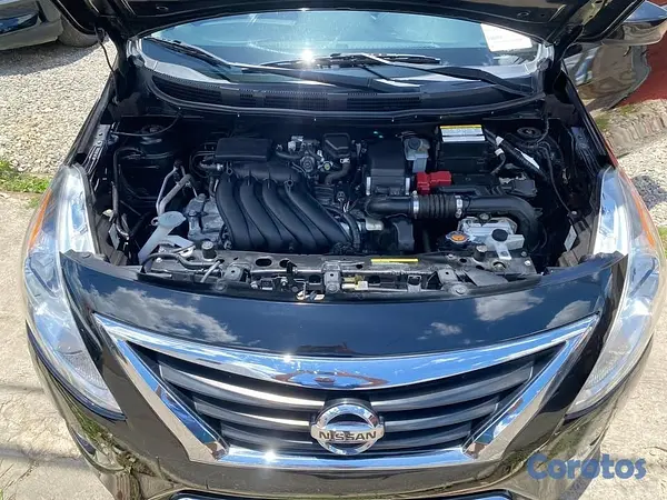 carros - Nissan Versa SV 2017 5