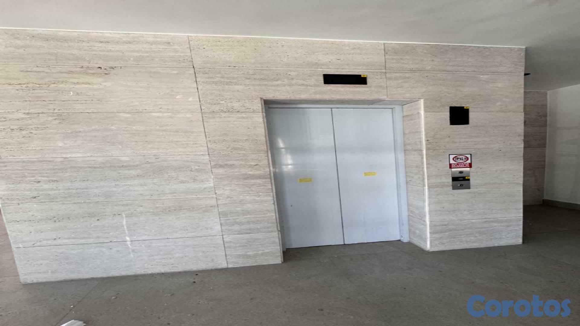 oficinas y locales comerciales - Local Comercial 1er piso alquiler adecuadas Naco Santo Domingo 9