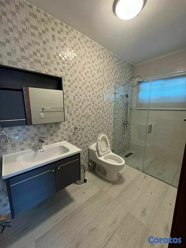 casas - Se vende hermosa y amplia casa en Arroyo Hondo 4