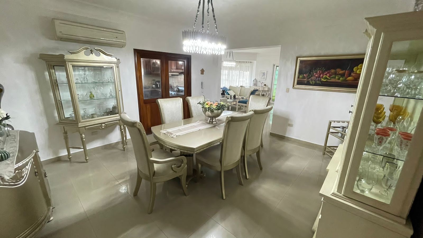 apartamentos - Alquilo apart amueblado en mirador norte
3 hab 
3.5 baños
2 parques techados
Asc 2