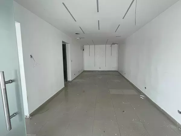 oficinas y locales comerciales - Alquiler local en Primer nivel  4