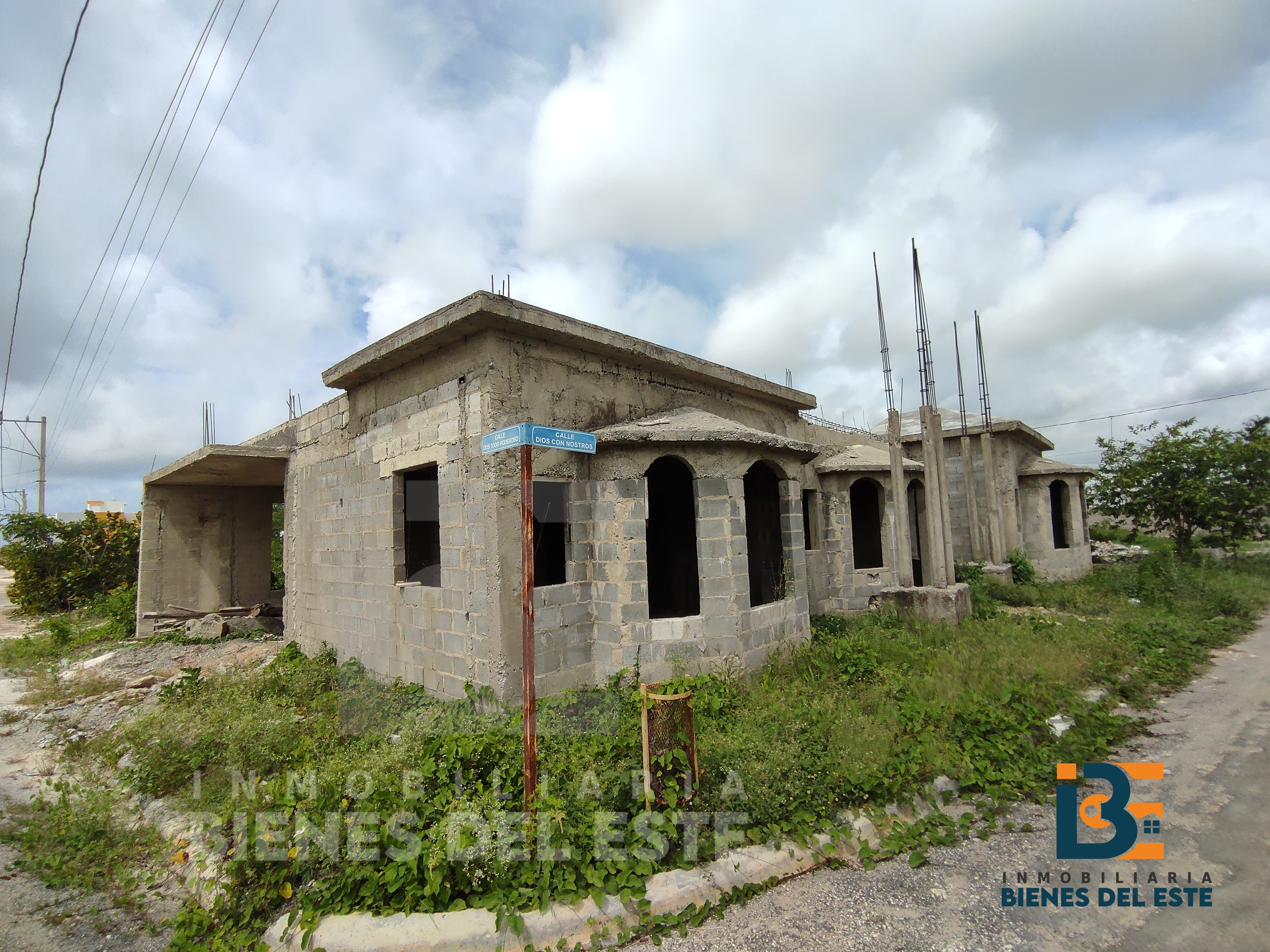 casas - SE VENDE CASA EN CONSTRUCCION de Oportunidad, SPM. 9