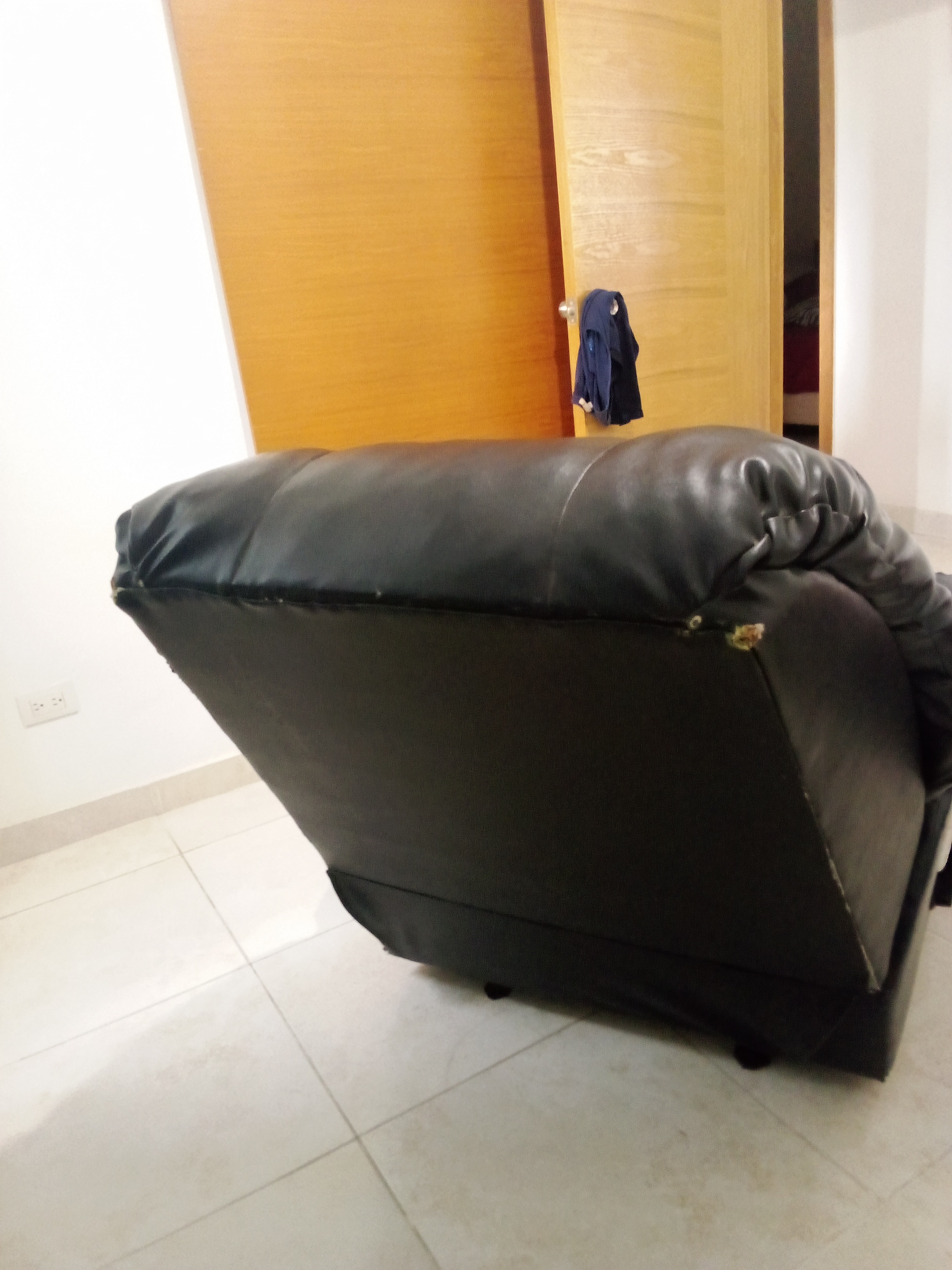 muebles y colchones - Vendo Sillón Reclinable Confortable  4