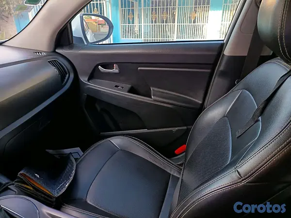jeepetas y camionetas - Vendo Kia Sportage 2012 6