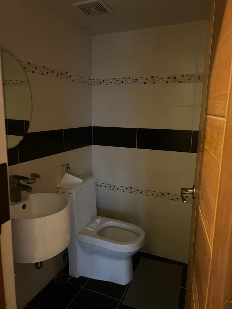apartamentos - Sector: Evaristo Morales Construcción: 179 Metros² 4