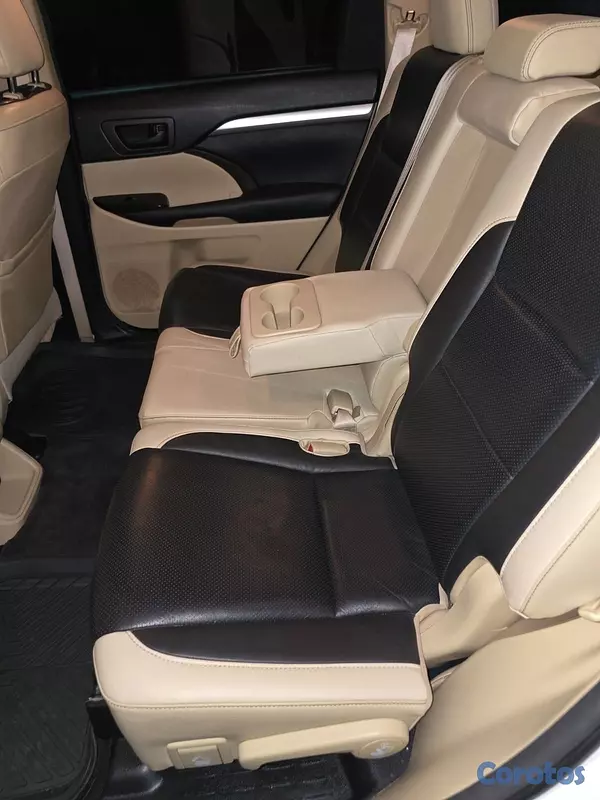 jeepetas y camionetas - Toyota Highlander 11