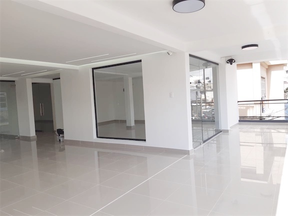 oficinas y locales comerciales - Local céntrico y comercial millon 4