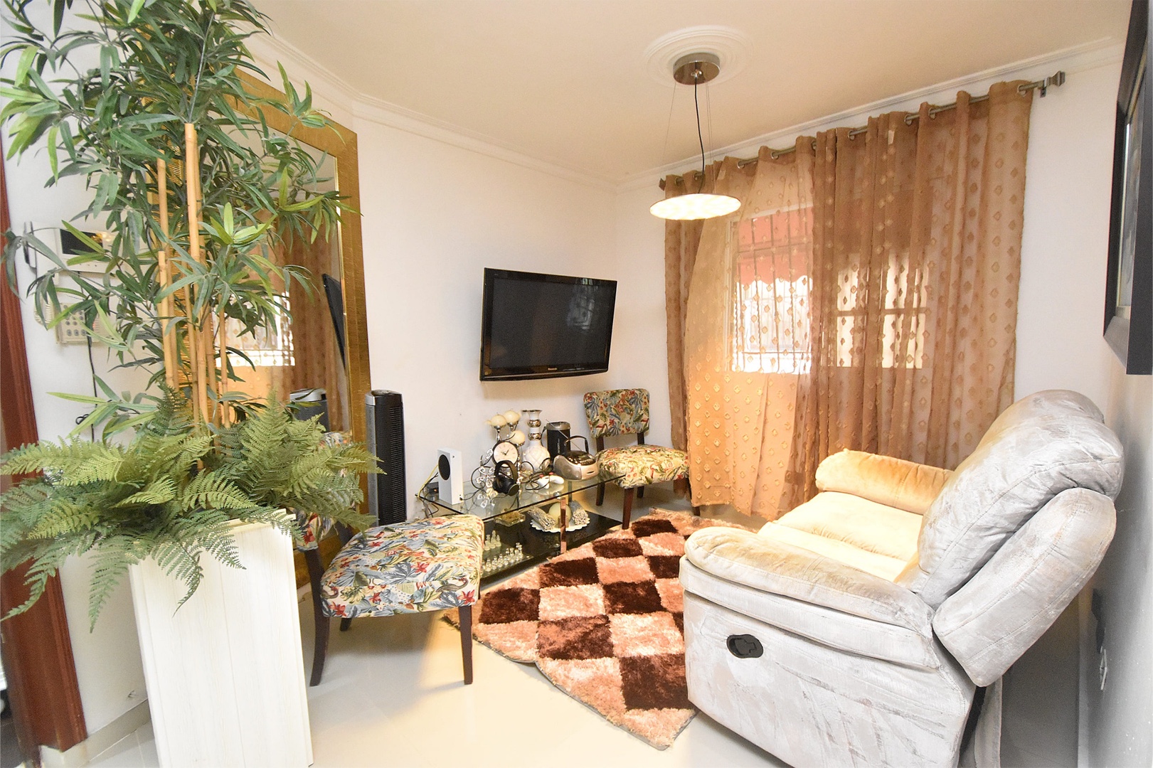 casas - Vendo casa en La urbanización Italia Santo Domingo Este 
 4