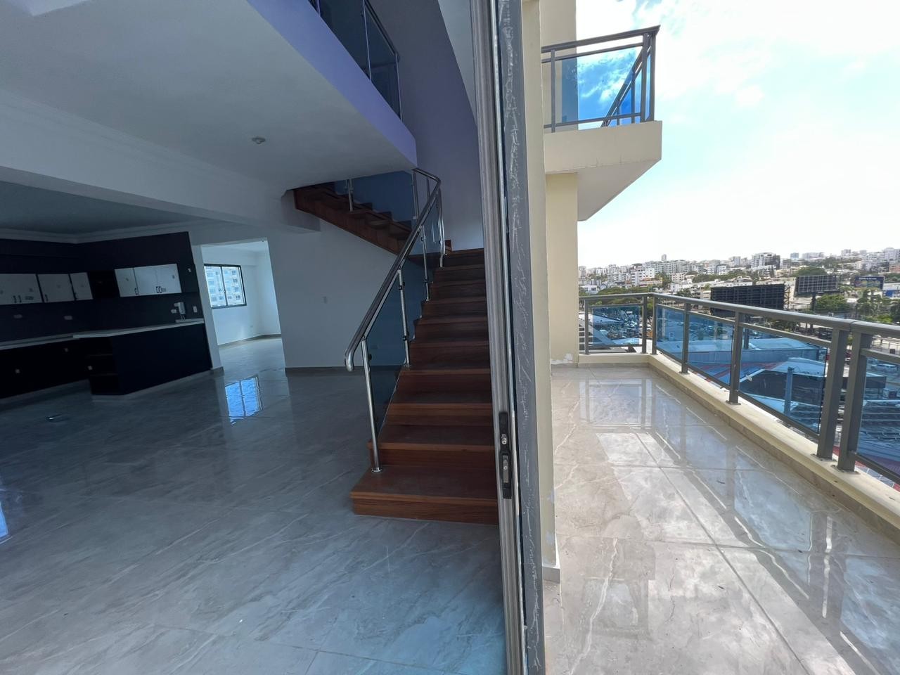 apartamentos - Torre paraíso 
Torre moderna Airbnb friendly y peds friendly 
9no piso .3hab 8