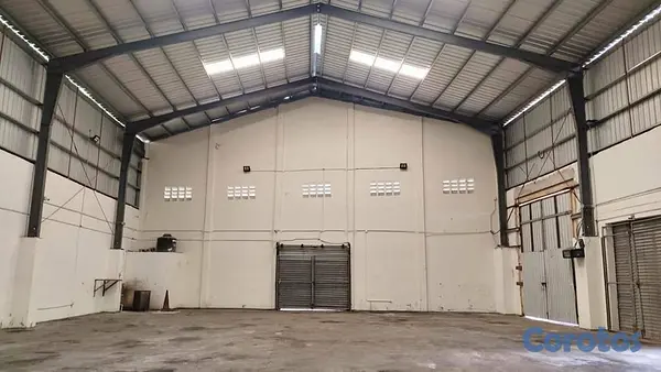 oficinas y locales comerciales - Nave Industrial 700 m2 Triple Altura en Pantoja 4