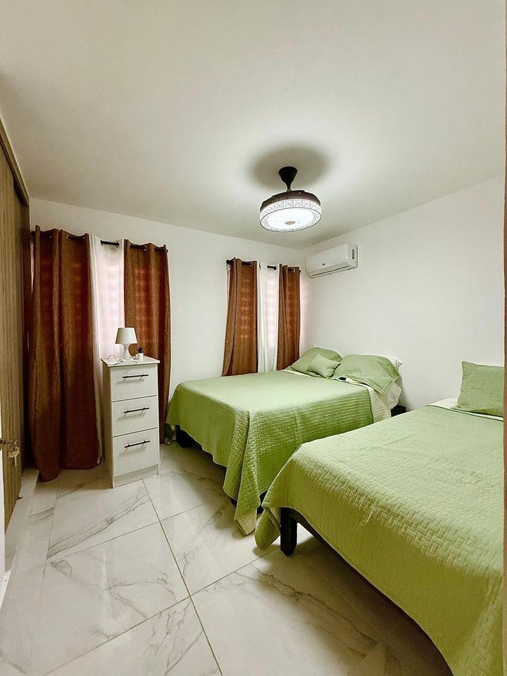 casas - Casa en alquiler con piscina  9