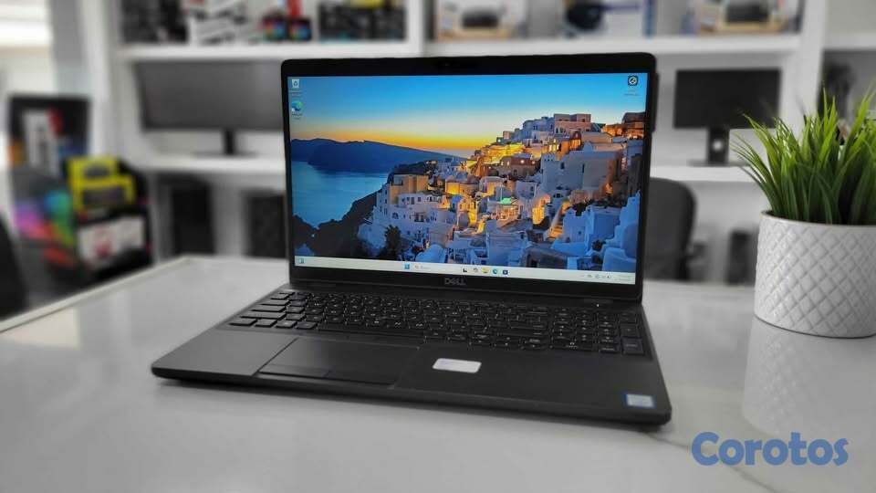 computadoras y laptops - Laptop Dell latitude 5500 i7 8va 16gb 256 ssd  3