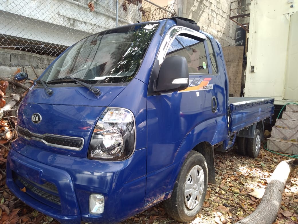 camiones y vehiculos pesados - KIA BONGO 2018 AZUL RECIEN IMPORTADO. 1