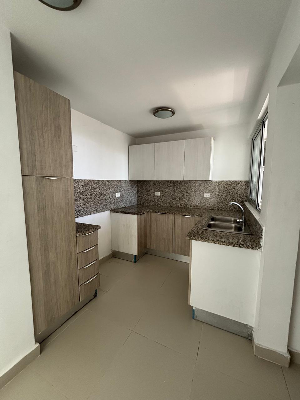 apartamentos - Rento Apartamento En Gazcue Primer Nivel Con Patio 3