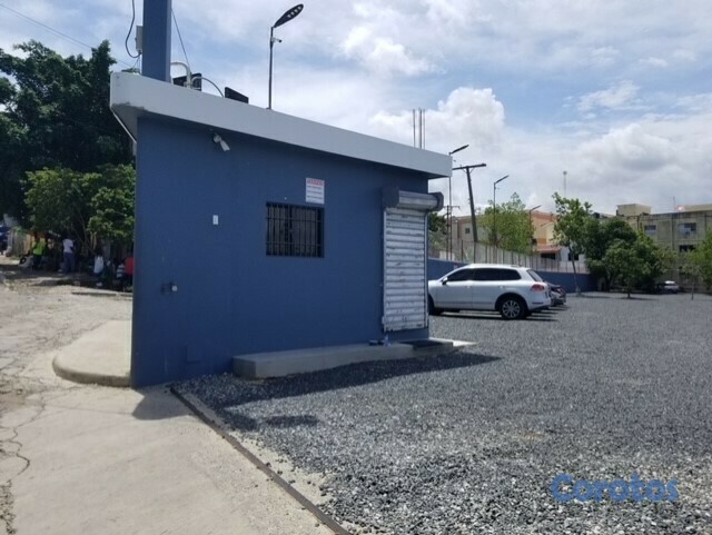 oficinas y locales comerciales - Se vende Parqueo Comercial detrás parada Metro Mamá Tingó 8