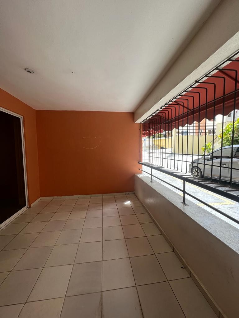apartamentos - Vendo o Alquilo apto en Los RIOS, primer piso con amplio balcon