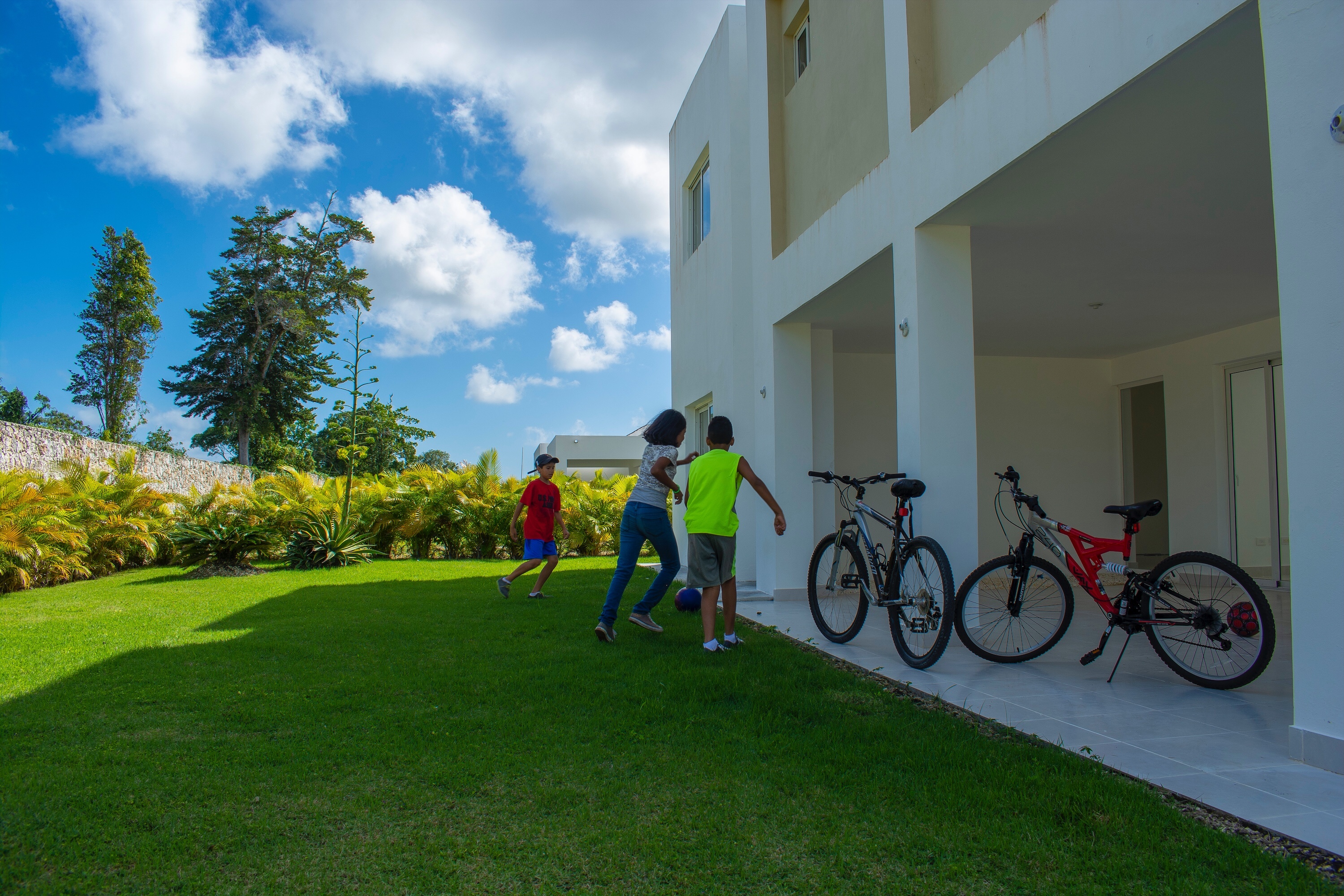 casas vacacionales y villas - Casas en Punta Cana Vista Cana con Casa club, Playa Artificial y Campo de Golf 3