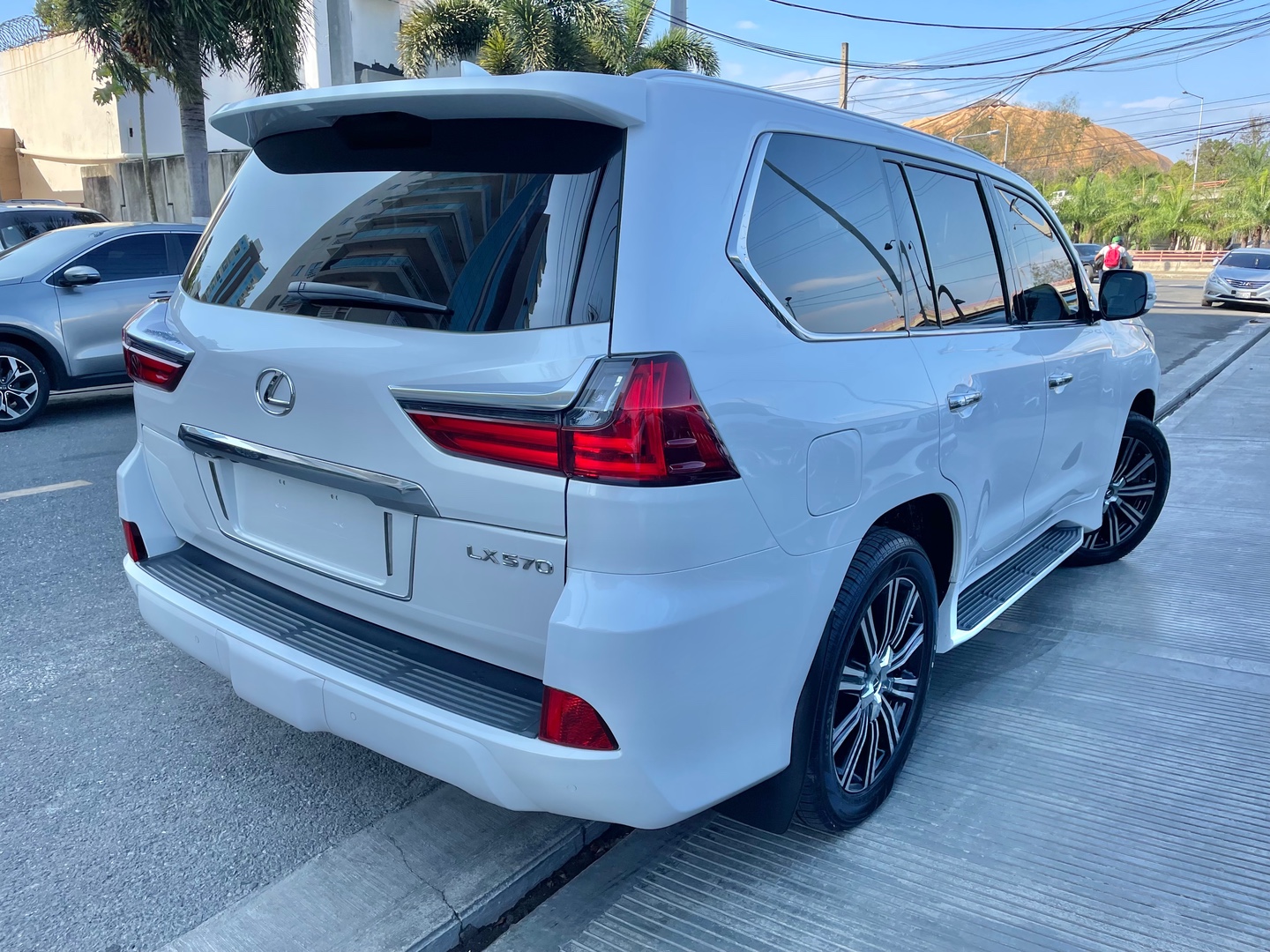 jeepetas y camionetas - Lexus LX 570 2019 1