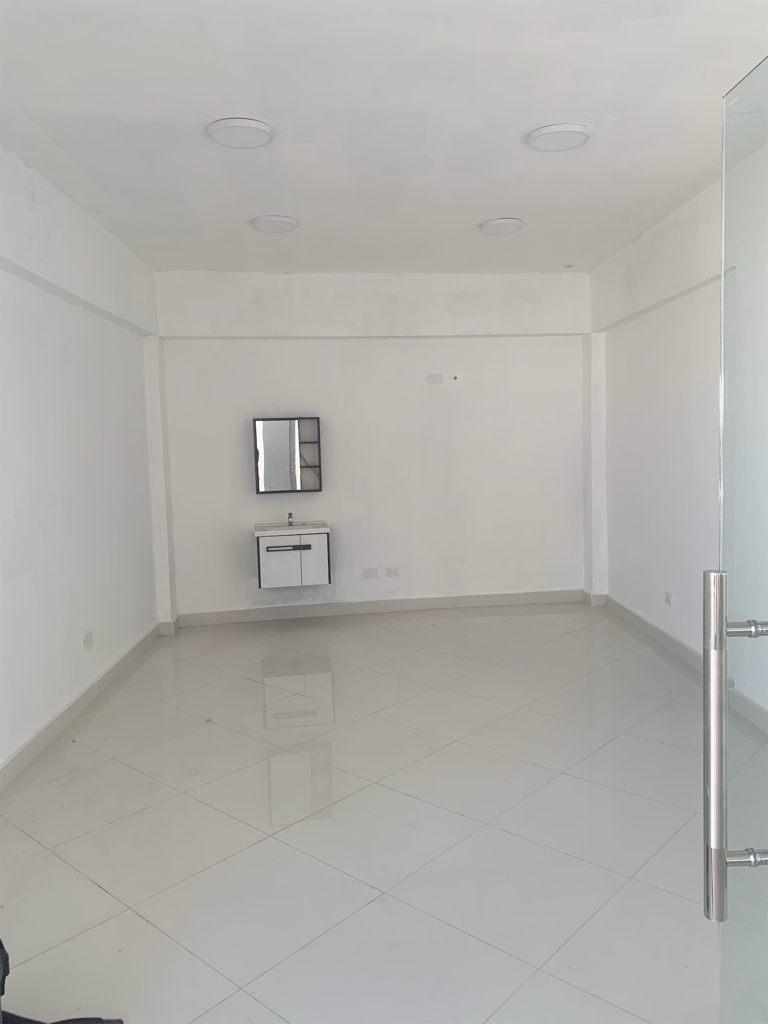 oficinas y locales comerciales - Local en bella vista  1