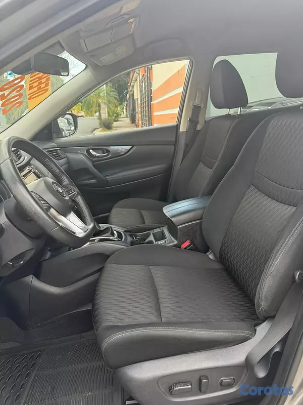 jeepetas y camionetas - Nissan Rogue SV 2020 3