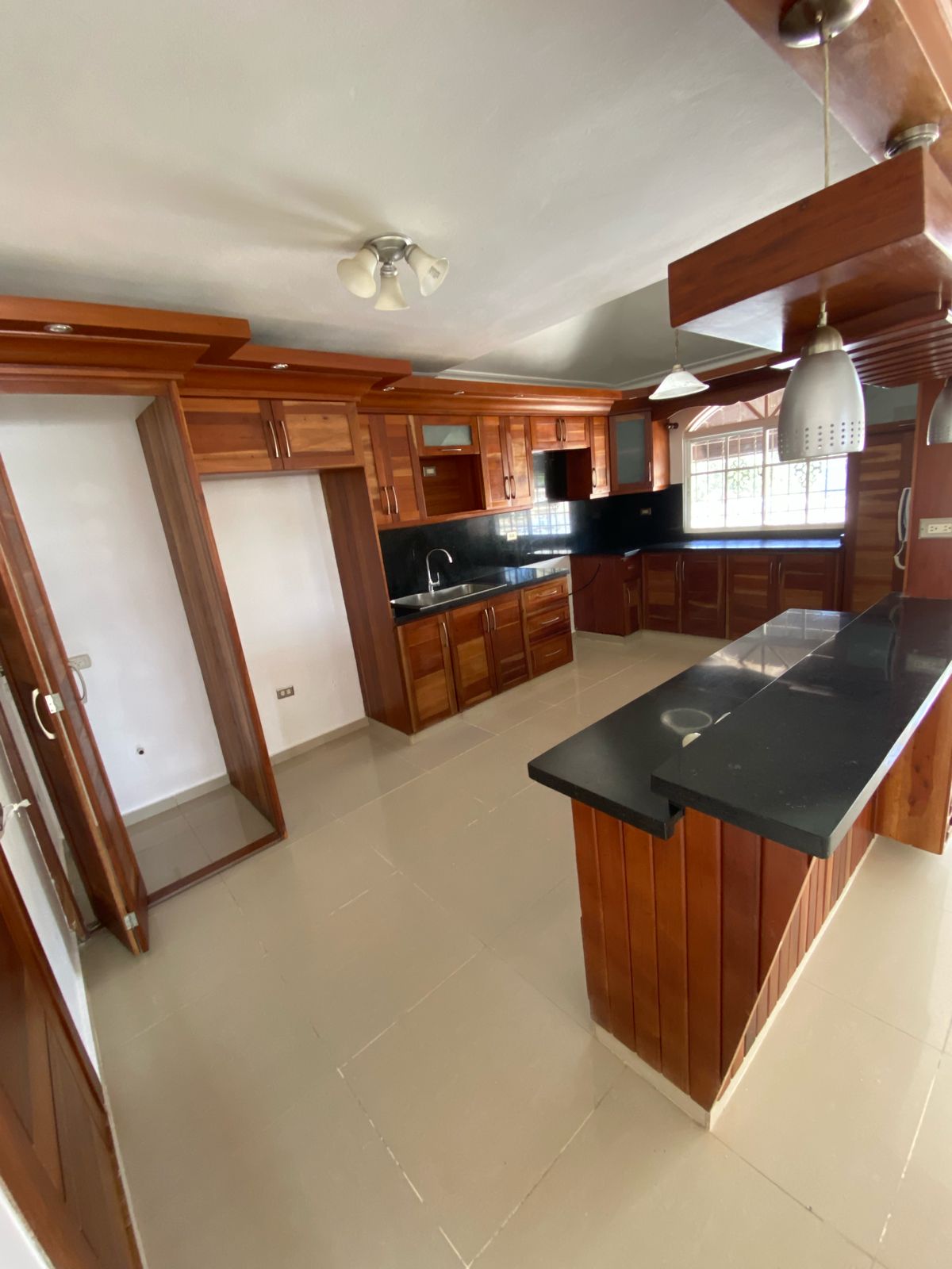 casas - Vendo Casa en San Isidro  4
