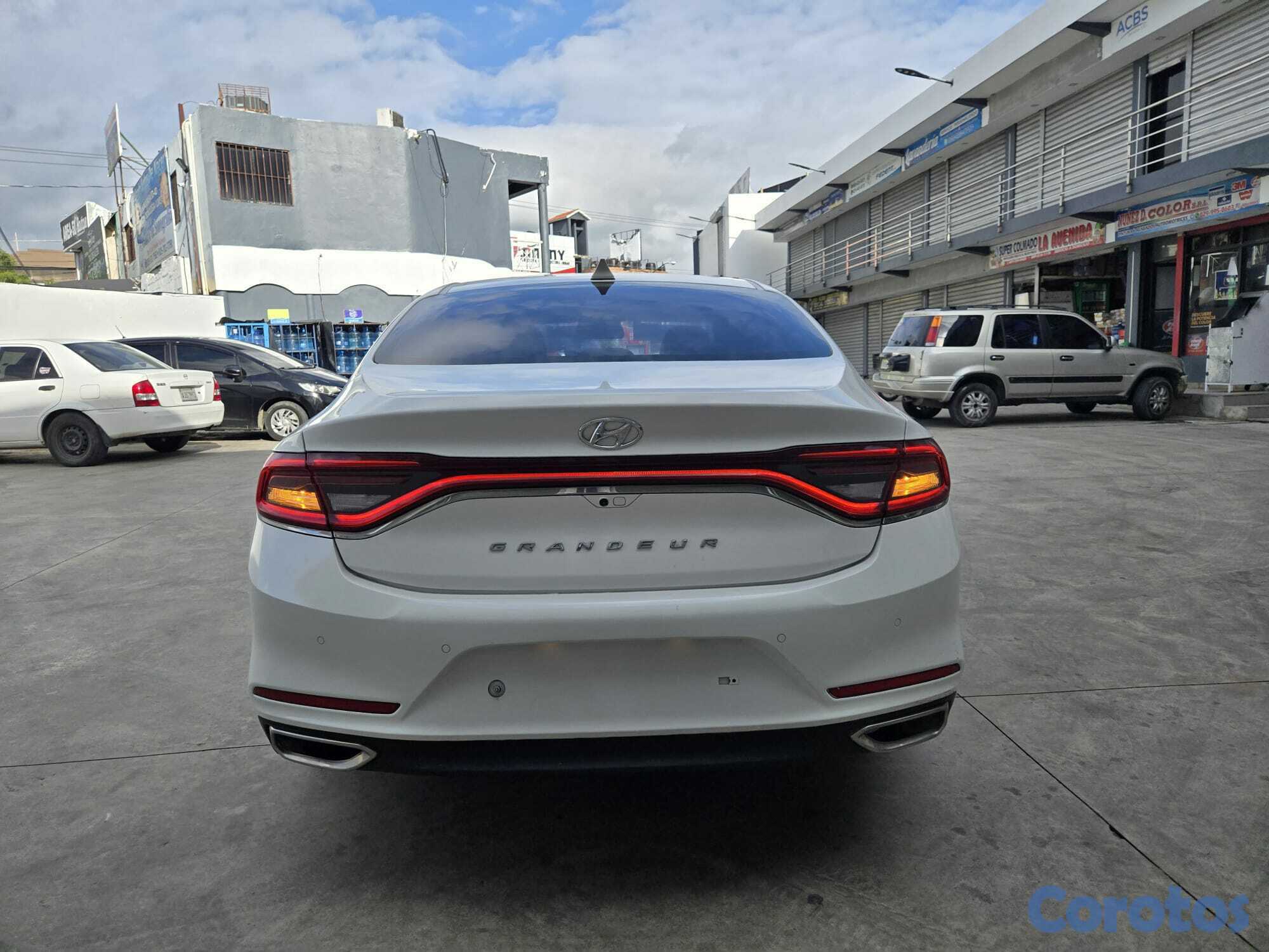 carros - HYUNDAI GRANDEUR 2018 BLANCO 6