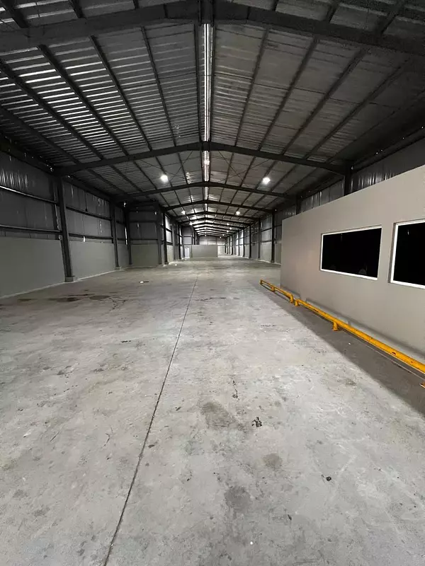 oficinas y locales comerciales - Alquilo Nave 1,300 en Santiago de los Caballeros  1