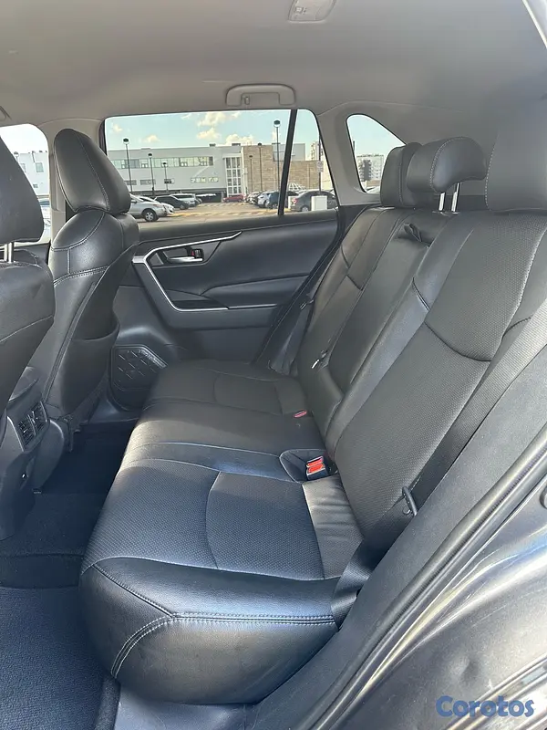 jeepetas y camionetas - Toyota rav4 XLE 2021 8