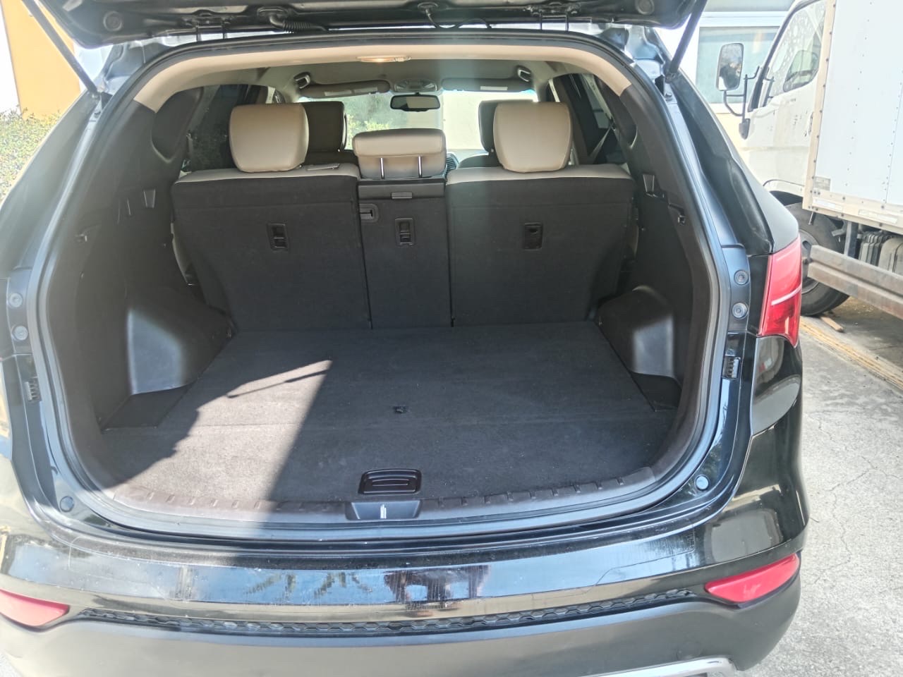 jeepetas y camionetas - Hyundai Santa Fé 2013 en perfecta condición 3