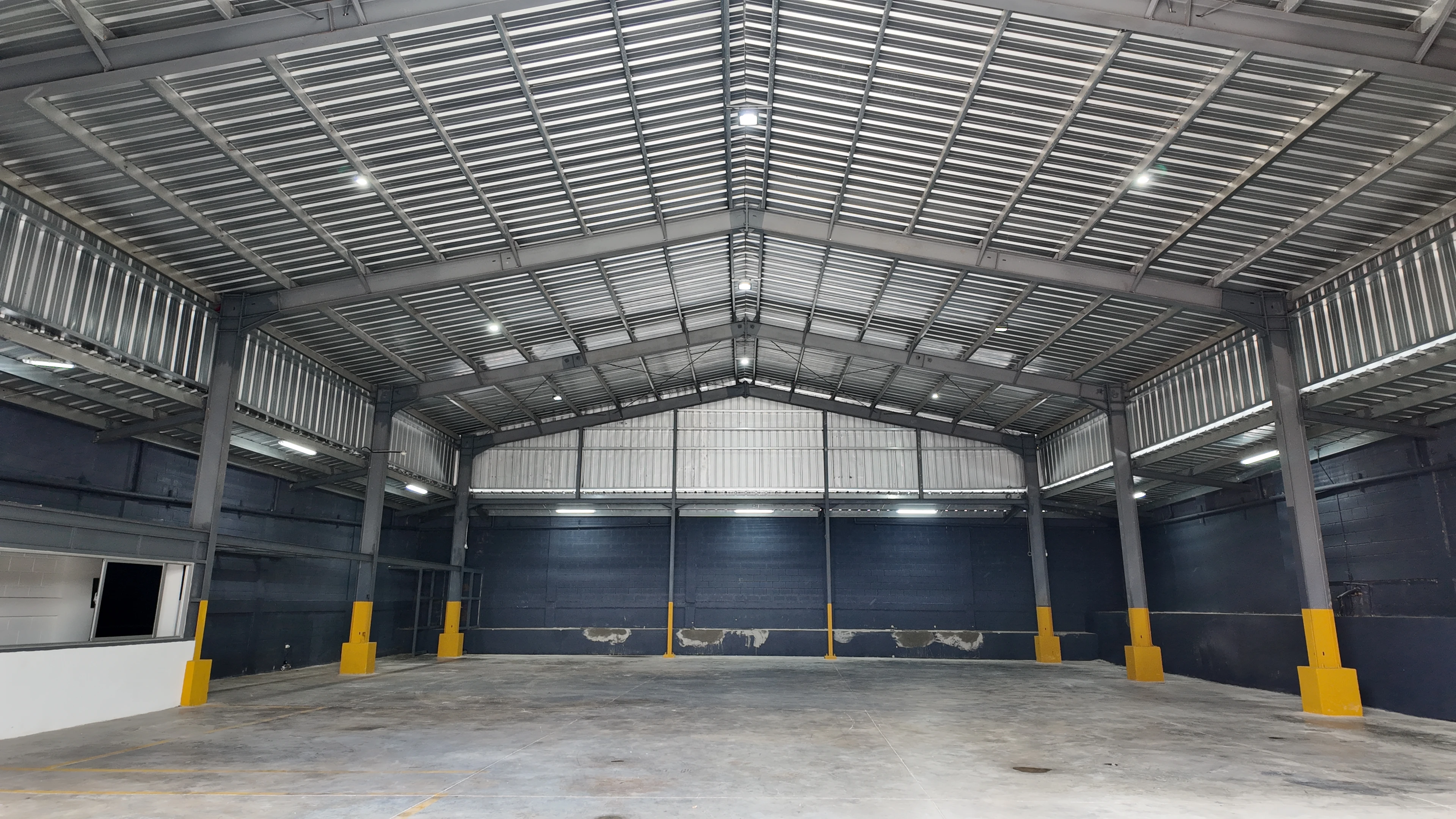 otros inmuebles - Nave industrial en alquiler en la Autopista Duarte 1
