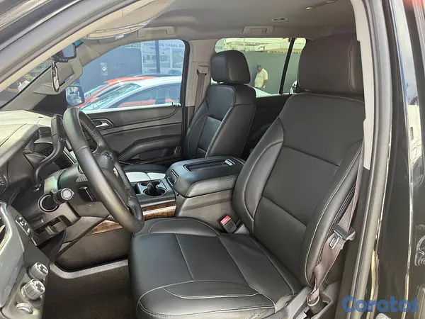 jeepetas y camionetas - Chevrolet Suburban LT 2017 2