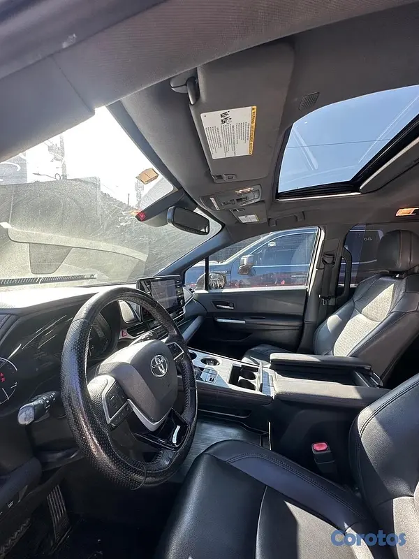 jeepetas y camionetas - TOYOTA SIENNA XSE 2021 16