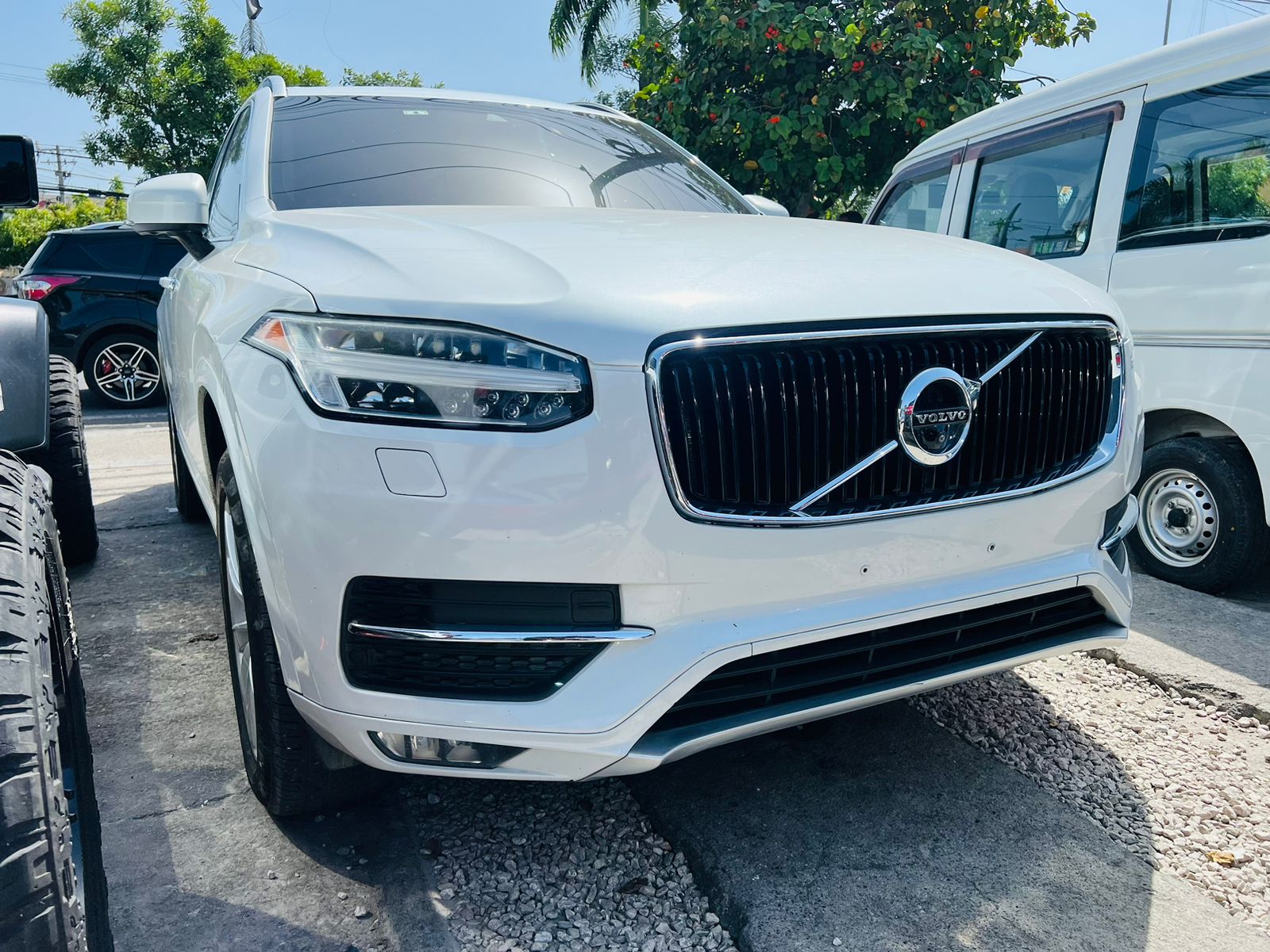 jeepetas y camionetas - volvo xc 90 momentun 2016 1