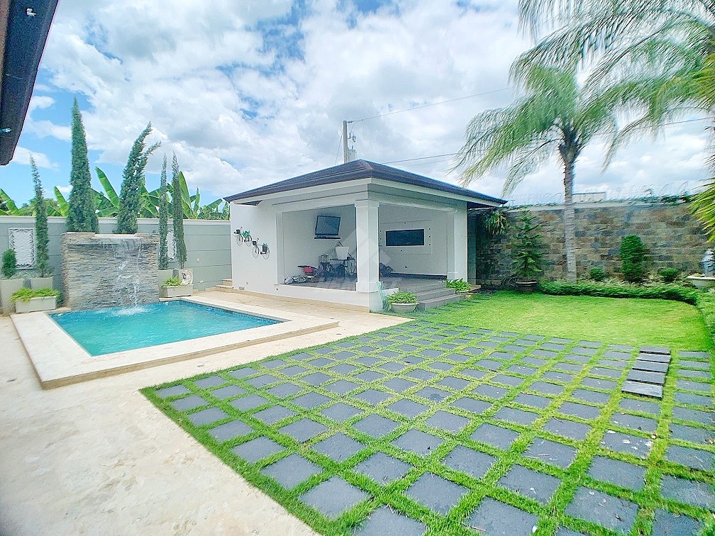casas - ESPECTACULAR CASA DOS NIVELES CON PISCINA Y PATIO VILLA MARIA SANTIAGO  1