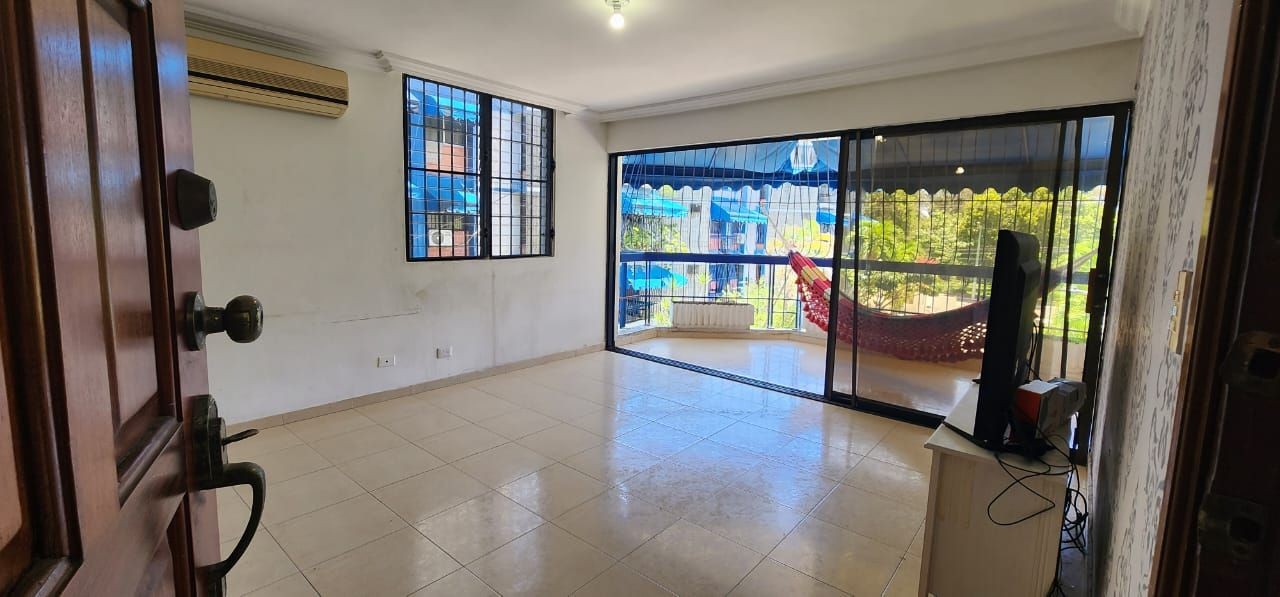 apartamentos - Apartamento clasico en venta en Bella Vista cerca Avenida Anacaona y mirador sur 2
