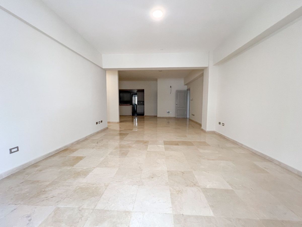 apartamentos - Serralles, Apartamento Remodelado Impecable y Amplio Con Linea Blanca.