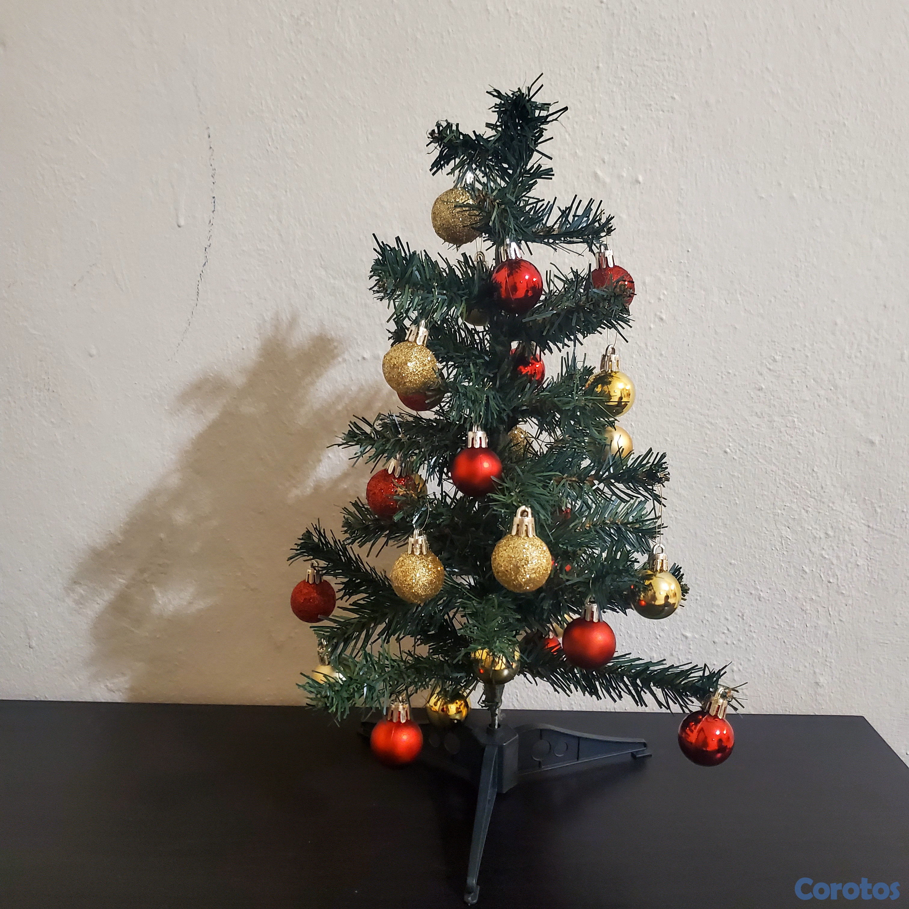 decoración y accesorios - Arbol de Navidad (Mini) para mesa. Incluye bolas. 8