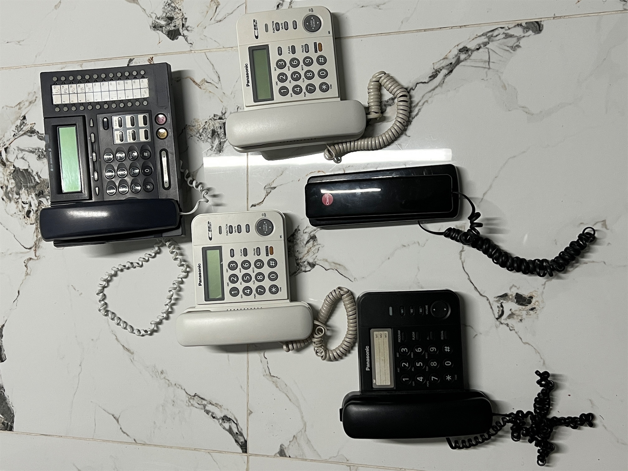 otros electronicos - Teléfonos Analógicos (de corriente) para casas u oficinas