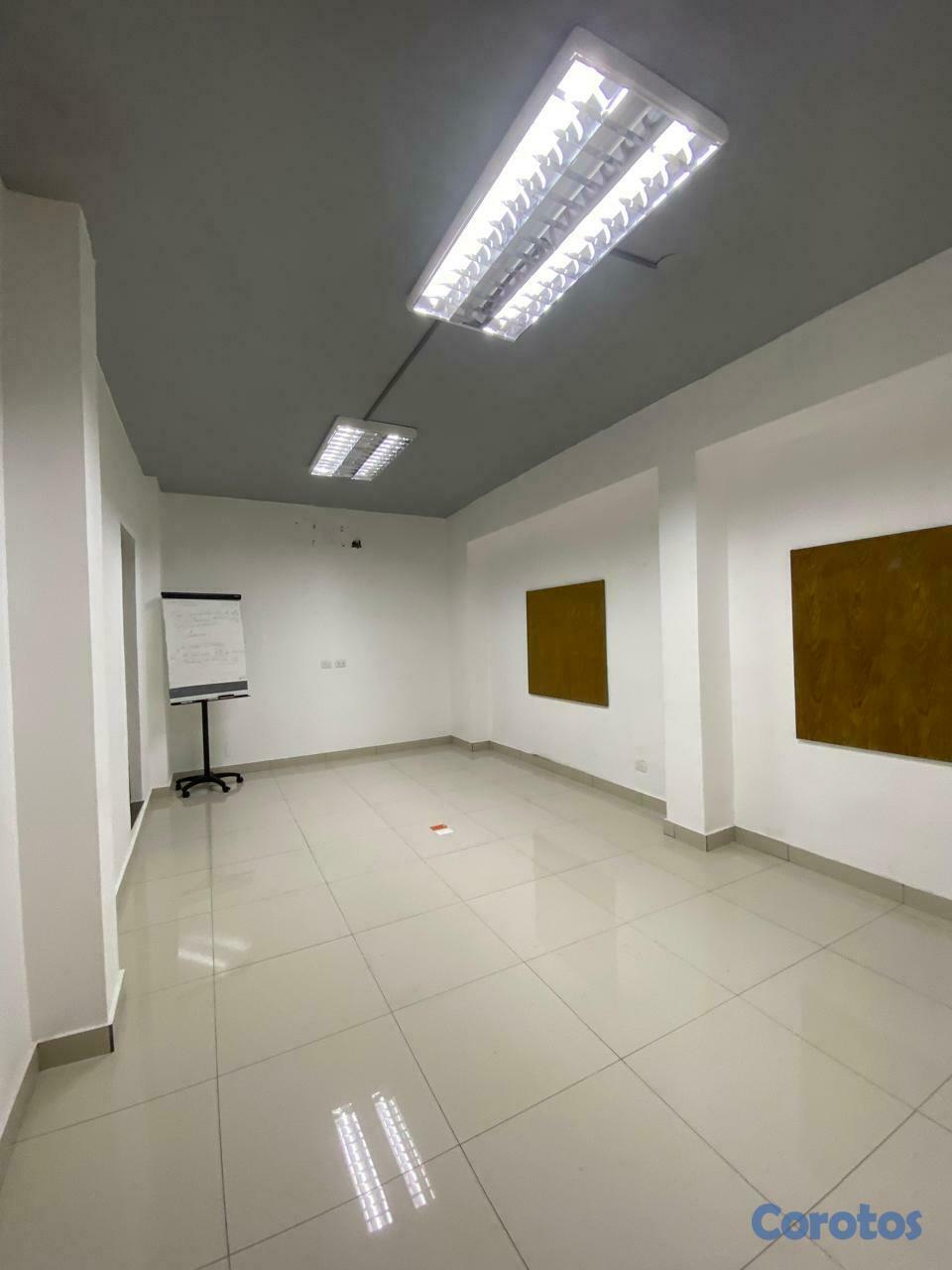 oficinas y locales comerciales - LOCAL EN ALQUILER EN EL CORAZON DE GAZCUE 3