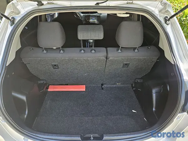 carros - Toyota vitz 2020 8