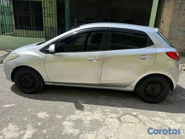 carros - Mazda Demio 2011 6