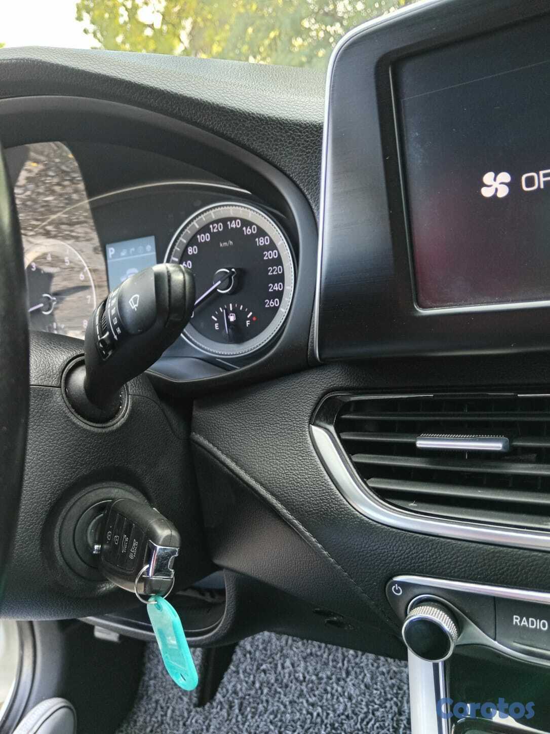 carros - HYUNDAI GRANDEUR 2018 BLANCO 7