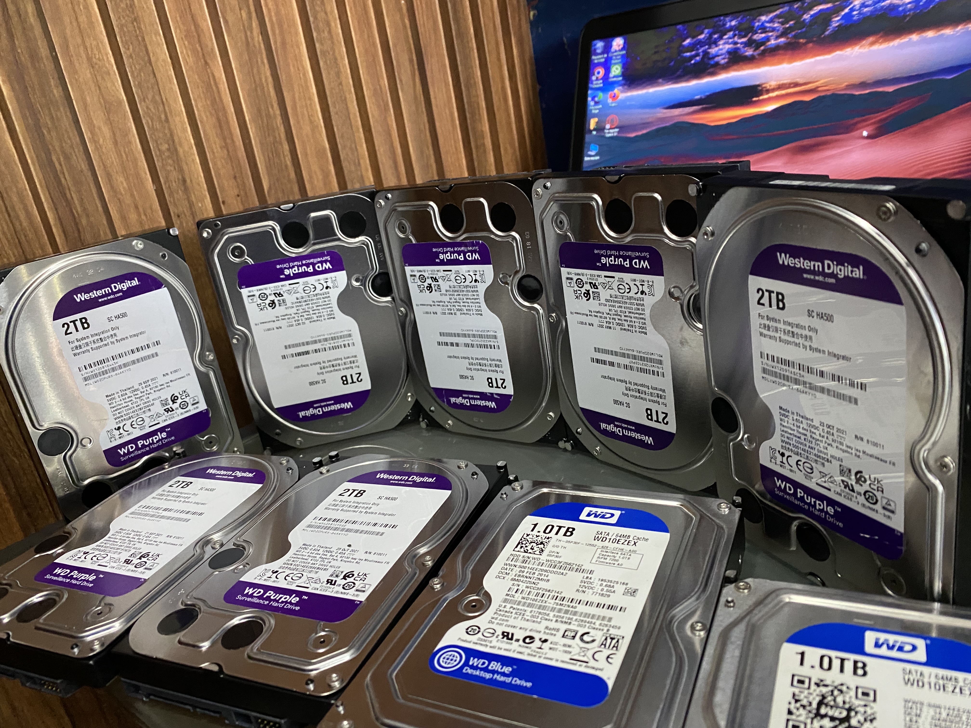 camaras y audio - Disco duro sata HDD 2TB 1TB  purpura  8