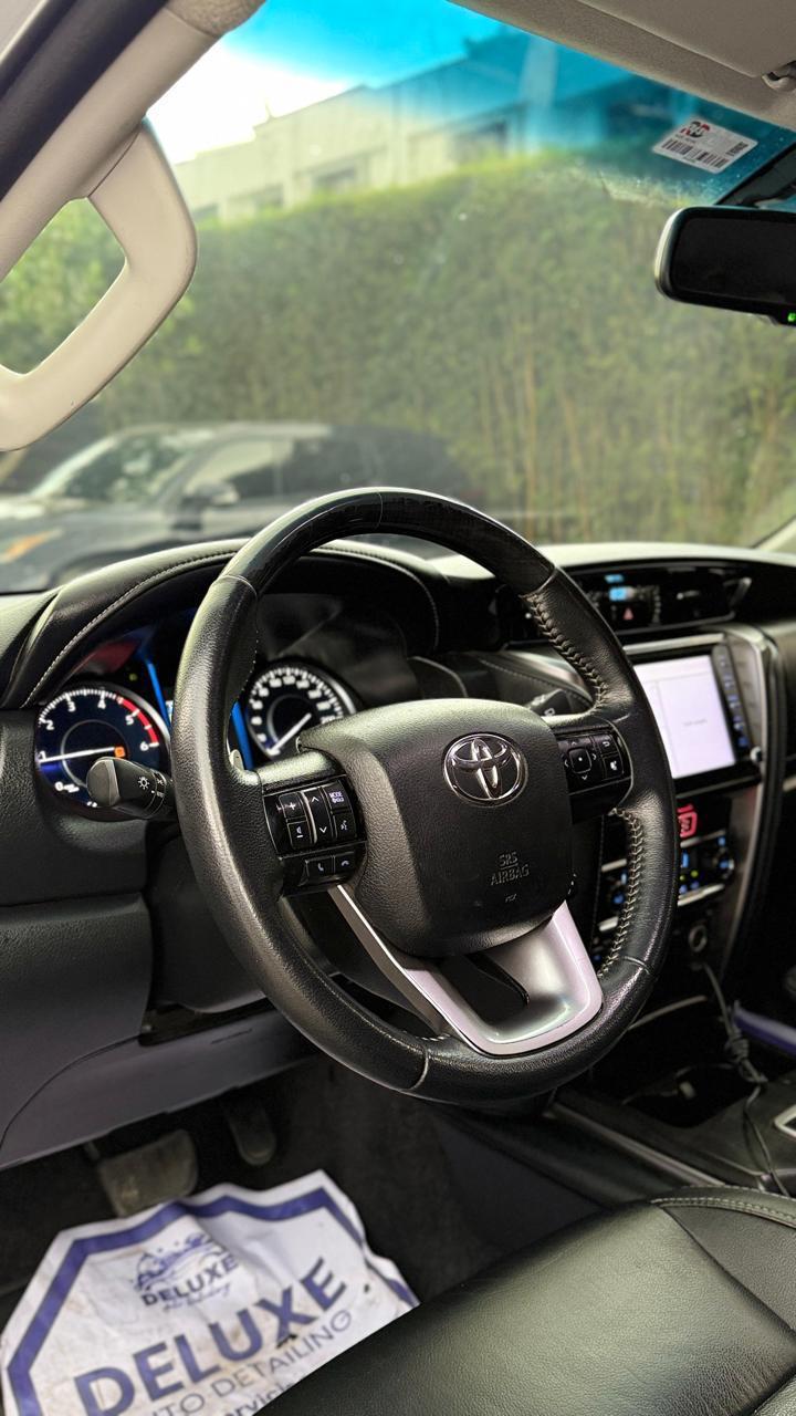 jeepetas y camionetas - Toyota fortuner 2022 3