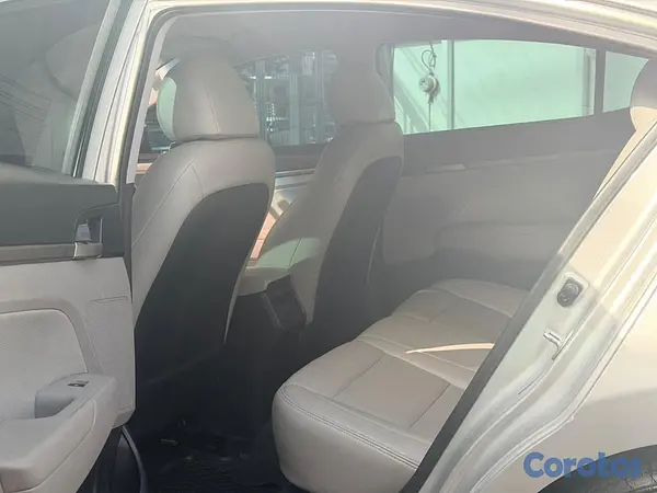 carros - Hyundai Elantra SE 2017 Americano 2